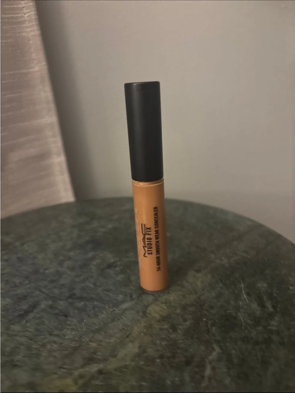 MAC Studio Fix 24-Hour Smooth Wear Concealer Shade “NW40”